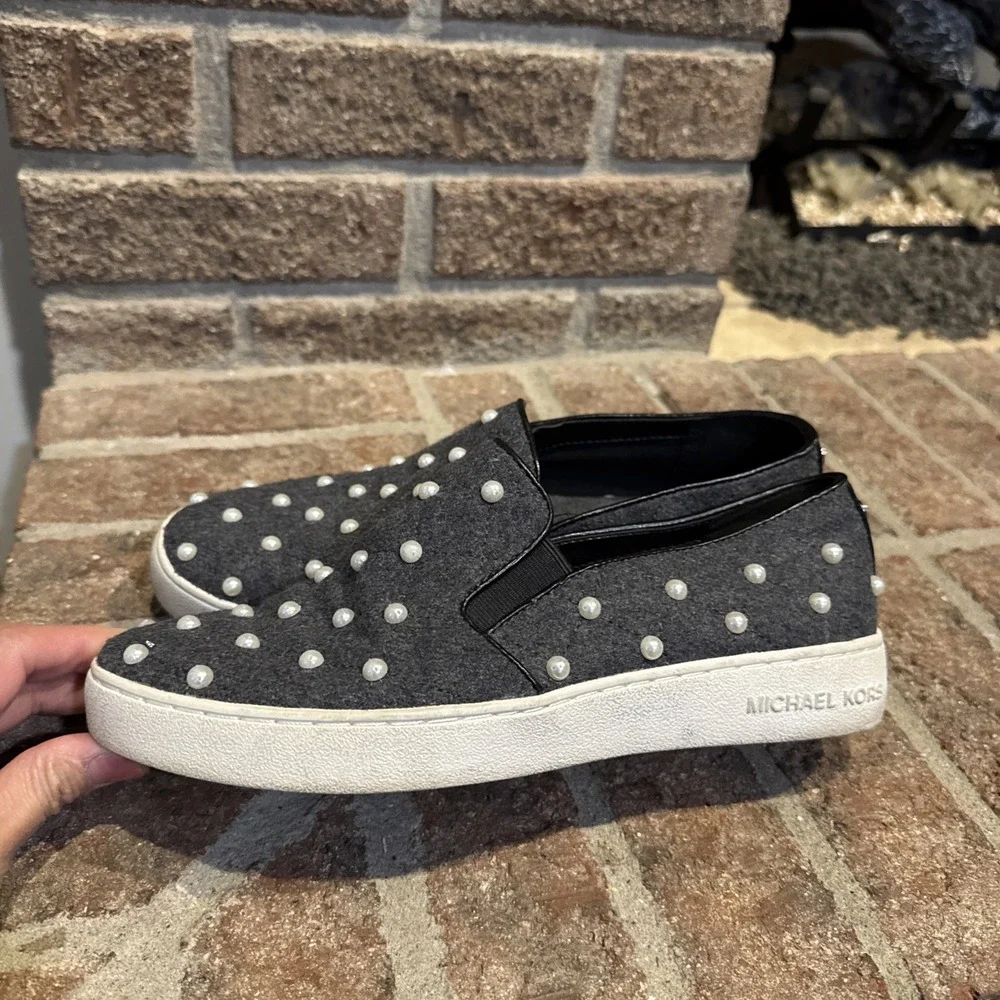 Michael‎ Kors Keaton Embellished Slip On Shoes Size 7.5M Gray With Pearls #131